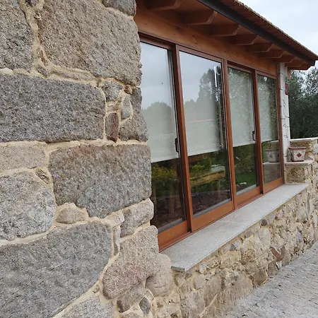 Casa Dos Cortinhais بيت للعطل